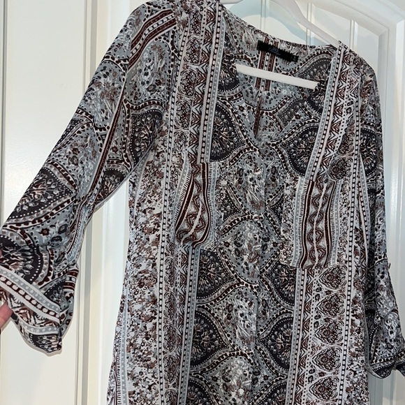 BKE Boutique boho hippie western blouse button down Roll tab sleeve size small - Picture 3 of 7